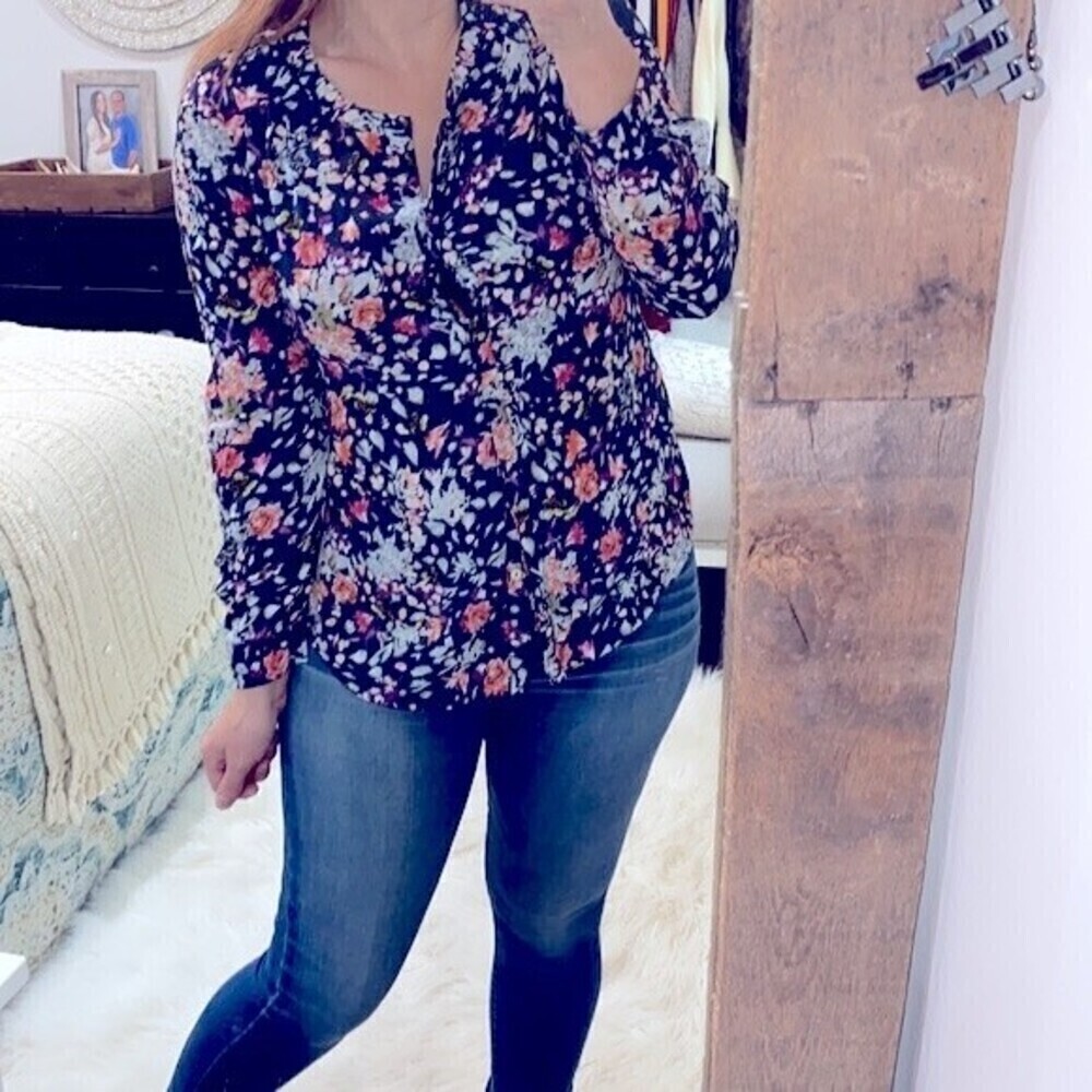 DANIEL Raiin floral button down top size small - Picture 3 of 7